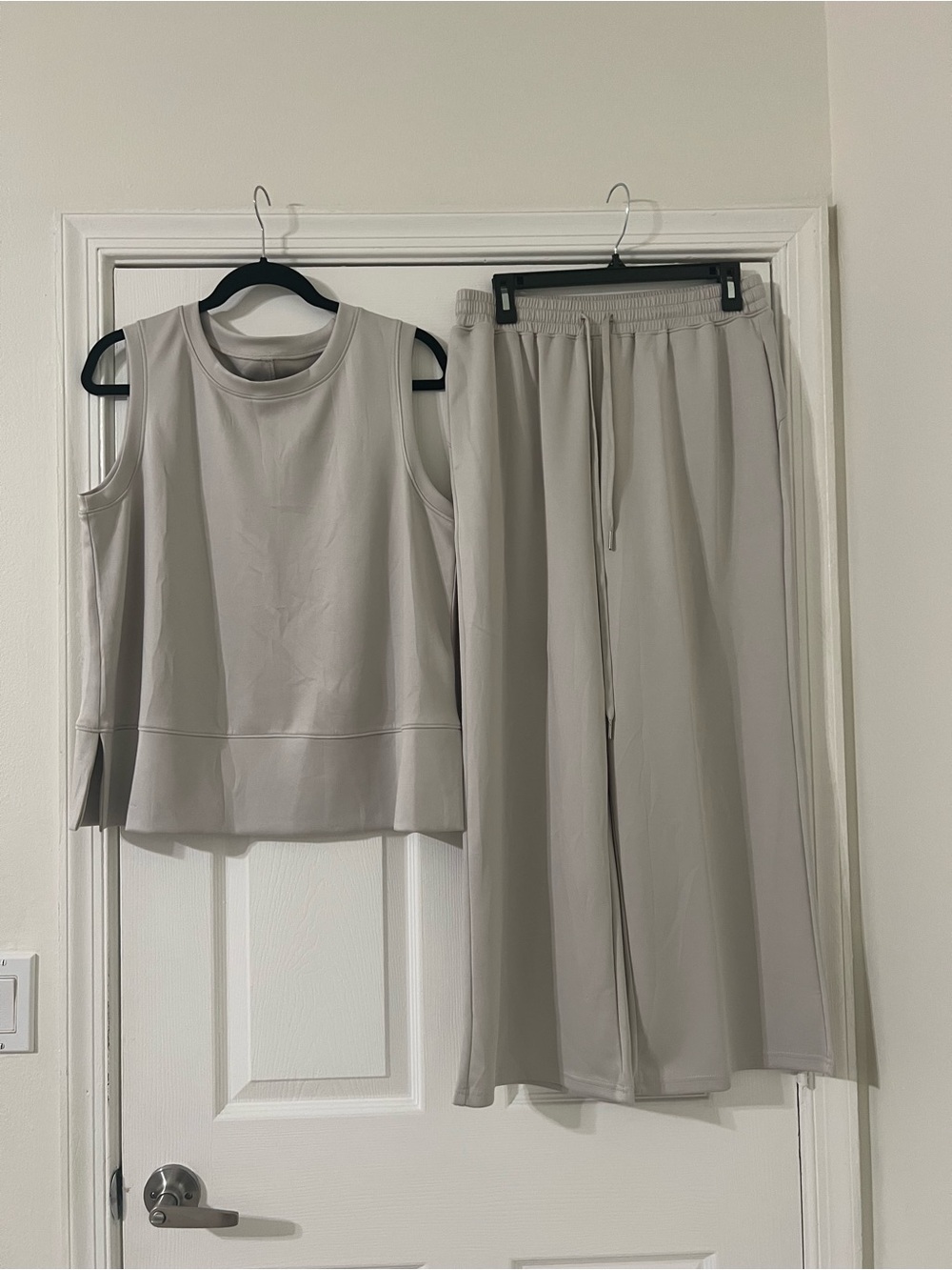 Women's Wide-Leg Pants & Sleeveless Top Set in Light Gray